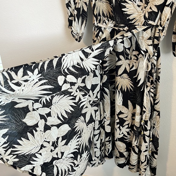 2/$10 Calvin Klein black, tan, white wrap dress size 8 - Picture 2 of 8